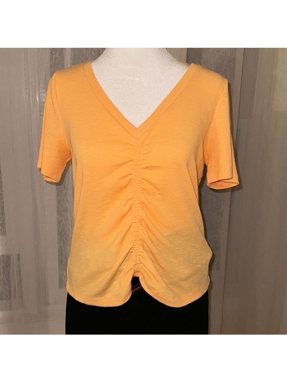 GAP S Orange Ribbed V-Neck Short Sleeve Ruched Front Tee